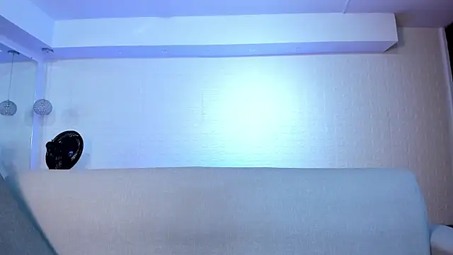 Snapshot of violet_scott chatting on October 13, 11:32 am violet scott online show from October 13, 11:32 am