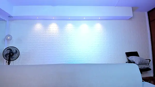 Snapshot of violet_scott chatting on October 21, 10:38 am violet scott online show from October 21, 10:38 am