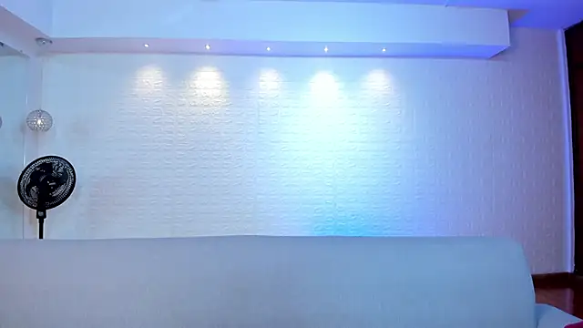 Snapshot of violet_scott chatting on November 26, 10:49 am violet scott online show from November 26, 10:49 am