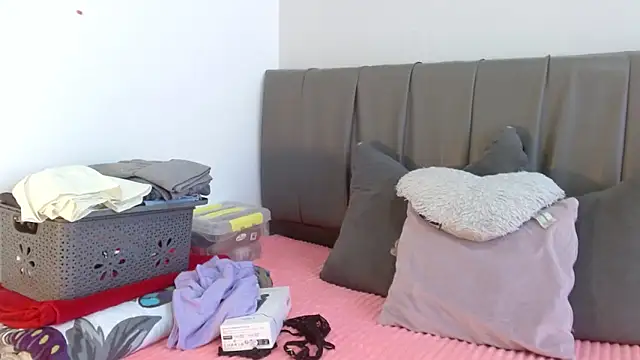 Cherllynn online show from January 7, 2:30 pm