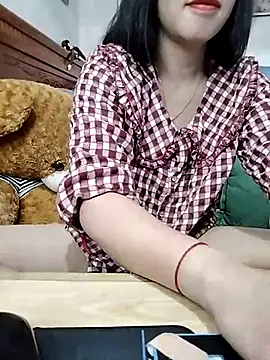 cream1299 online show from February 11, 8:15 am