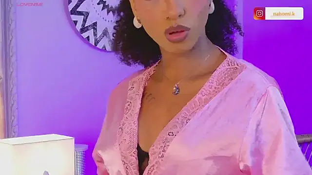 Snapshot of Nahomi_King chatting on February 26, 12:58 pm Nahomi King online show from February 26, 12:58 pm