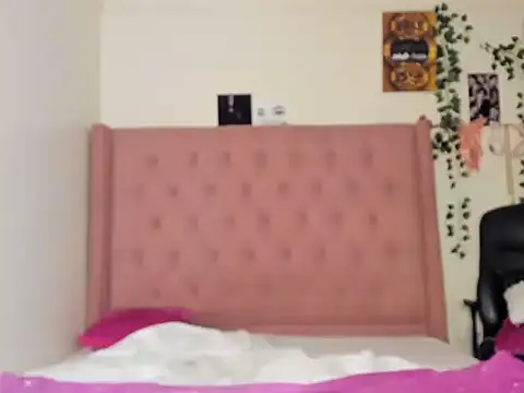 Wendy smal - online show from February 21, 3:10 pm