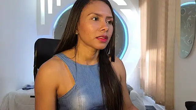 Snapshot of Tatianabr_01 chatting on November 30, 8:57 pm Tatianabr 01 online show from November 30, 8:57 pm