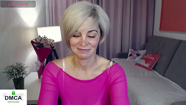 Blonde lola444 online show from June 5, 5:40 pm