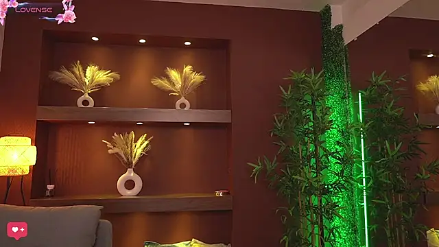 JustinneJade online show from December 10, 6:22 am