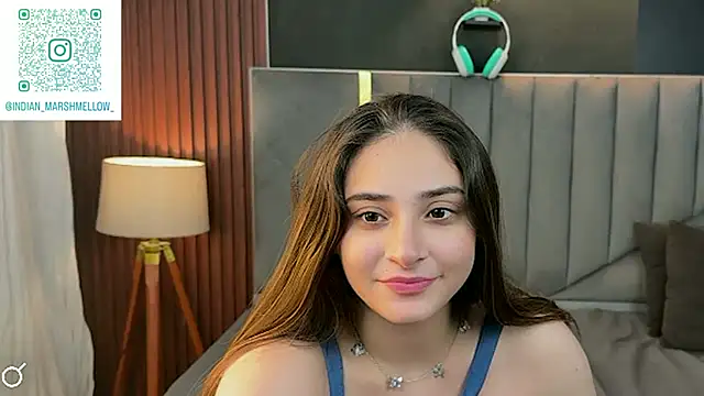 demieliss online show from October 19, 6:19 pm