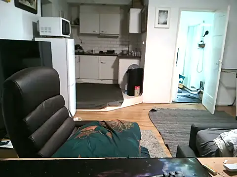 Snapshot of mihaimichael chatting on September 22, 12:29 pm mihaimichael online show from September 22, 12:29 pm