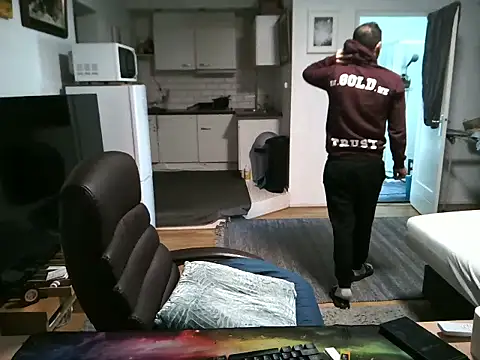 Snapshot of mihaimichael chatting on September 30, 11:59 am mihaimichael online show from September 30, 11:59 am