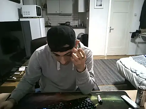 Snapshot of mihaimichael chatting on October 7, 10:56 am mihaimichael online show from October 7, 10:56 am