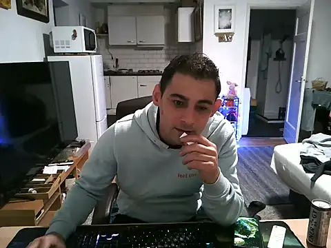 Snapshot of mihaimichael chatting on October 9, 9:13 pm mihaimichael online show from October 9, 9:13 pm