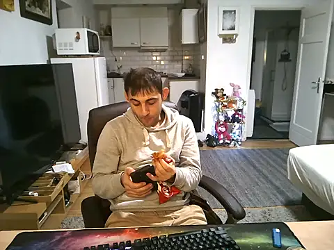 Snapshot of mihaimichael chatting on October 12, 5:45 pm mihaimichael online show from October 12, 5:45 pm