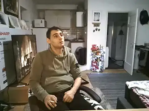 Snapshot of mihaimichael chatting on October 14, 7:03 pm mihaimichael online show from October 14, 7:03 pm