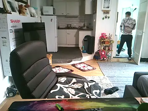 Snapshot of mihaimichael chatting on October 21, 12:06 pm mihaimichael online show from October 21, 12:06 pm