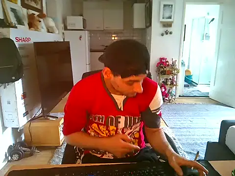 Snapshot of mihaimichael chatting on October 22, 12:16 pm mihaimichael online show from October 22, 12:16 pm