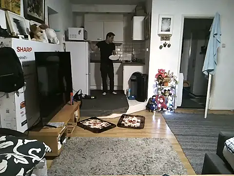 Snapshot of mihaimichael chatting on October 23, 12:21 am mihaimichael online show from October 23, 12:21 am