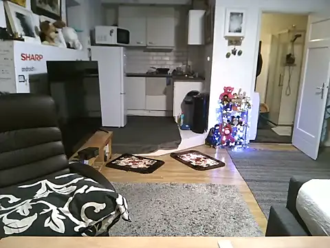 Snapshot of mihaimichael chatting on October 24, 9:33 pm mihaimichael online show from October 24, 9:33 pm