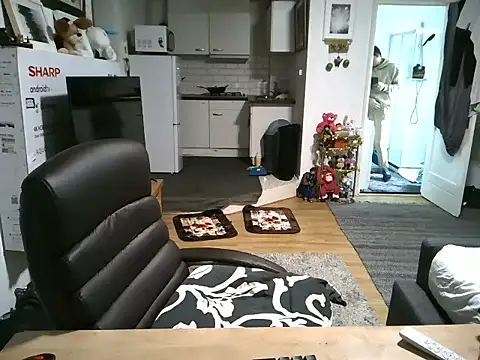 Snapshot of mihaimichael chatting on October 26, 12:00 pm mihaimichael online show from October 26, 12:00 pm