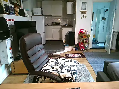 Snapshot of mihaimichael chatting on October 30, 2:51 pm mihaimichael online show from October 30, 2:51 pm