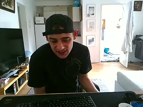 mihaimichael online show from May 31, 1:51 pm