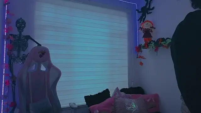 keyla roberts777 online show from October 18, 8:42 pm