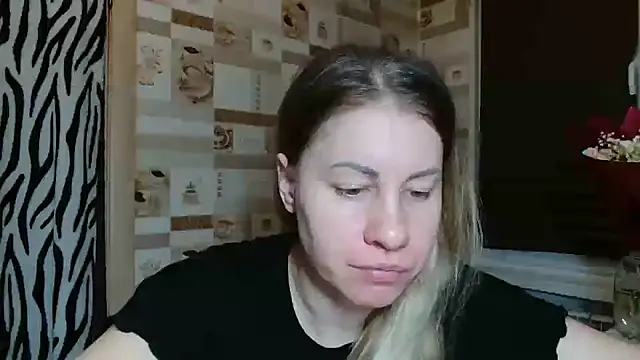 Snapshot of TherestlessKitty chatting on February 21, 10:11 pm TherestlessKitty online show from February 21, 10:11 pm