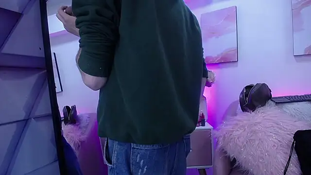 Snapshot of Tayzon_Foxxx chatting on December 9, 12:30 pm Tayzon Foxxx online show from December 9, 12:30 pm