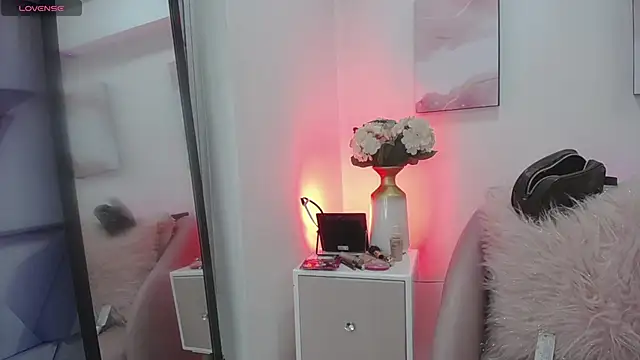 Snapshot of Tayzon_Foxxx chatting on December 10, 2:17 pm Tayzon Foxxx online show from December 10, 2:17 pm