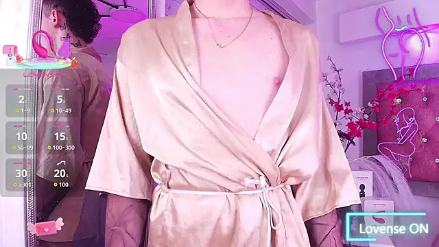 Snapshot of Tayzon_Foxxx chatting on September 9, 12:48 pm Tayzon Foxxx online show from September 9, 12:48 pm