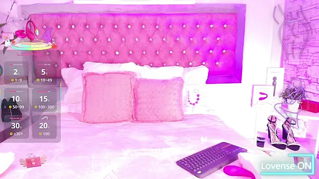 Snapshot of Tayzon_Foxxx chatting on September 16, 12:50 pm Tayzon Foxxx online show from September 16, 12:50 pm