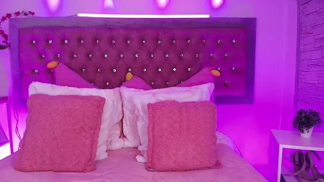 Snapshot of Tayzon_Foxxx chatting on October 1, 12:55 pm Tayzon Foxxx online show from October 1, 12:55 pm