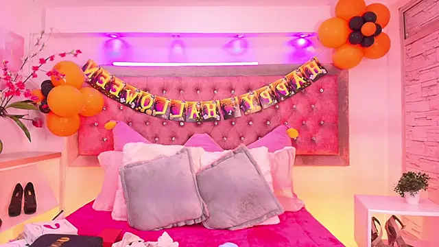 Snapshot of Tayzon_Foxxx chatting on October 9, 12:47 pm Tayzon Foxxx online show from October 9, 12:47 pm