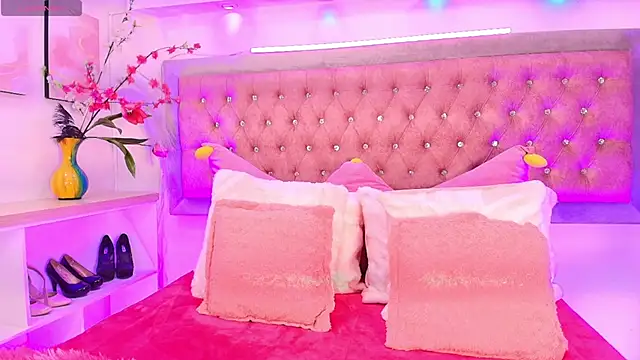 Snapshot of Tayzon_Foxxx chatting on October 11, 12:47 pm Tayzon Foxxx online show from October 11, 12:47 pm