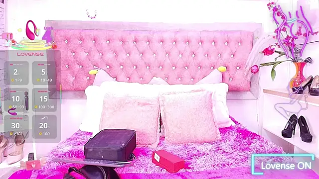 Snapshot of Tayzon_Foxxx chatting on October 14, 12:50 pm Tayzon Foxxx online show from October 14, 12:50 pm