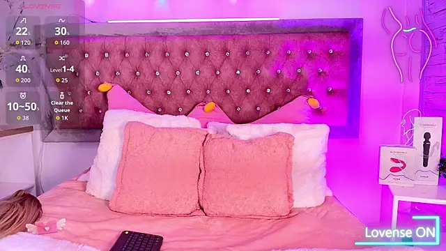 Snapshot of Tayzon_Foxxx chatting on October 23, 12:48 pm Tayzon Foxxx online show from October 23, 12:48 pm