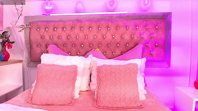 Snapshot of Tayzon_Foxxx chatting on October 26, 12:44 pm Tayzon Foxxx online show from October 26, 12:44 pm