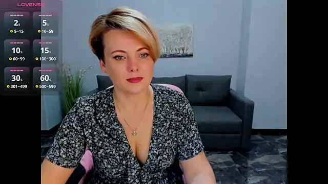 Julia Wilsone online show from March 2, 6:37 am