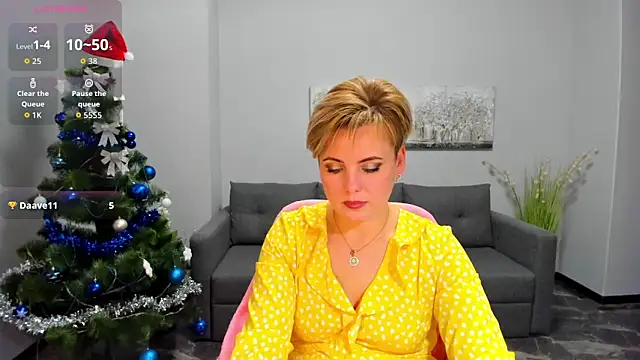 Julia Wilsone online show from December 14, 1:05 pm