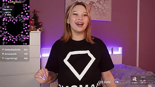 Snapshot of KarenBlair chatting on December 18, 6:14 pm KarenBlair online show from December 18, 6:14 pm