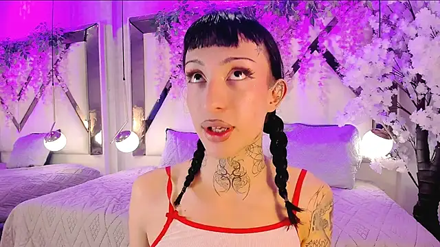 MadisonWood01 online show from June 2, 2:52 pm
