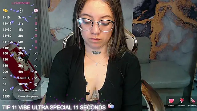 Snapshot of Cristal_v_1 chatting on March 15, 9:19 am Cristal v 1 online show from March 15, 9:19 am