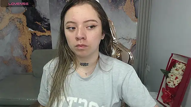 Snapshot of Cristal_v_1 chatting on March 20, 3:02 am Cristal v 1 online show from March 20, 3:02 am
