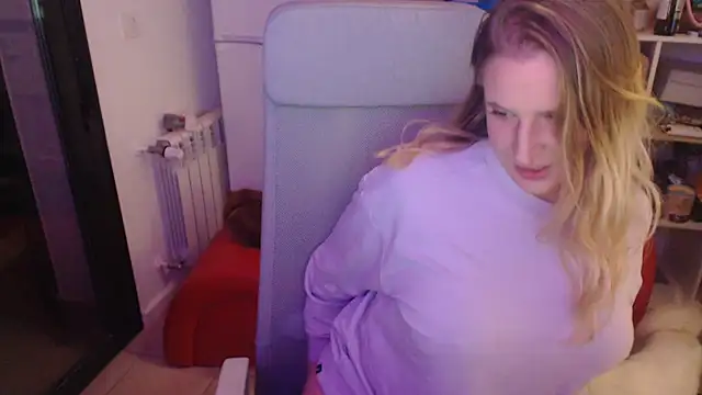 Snapshot of Pinkyladyxxx chatting on February 25, 11:33 pm Pinkyladyxxx online show from February 25, 11:33 pm