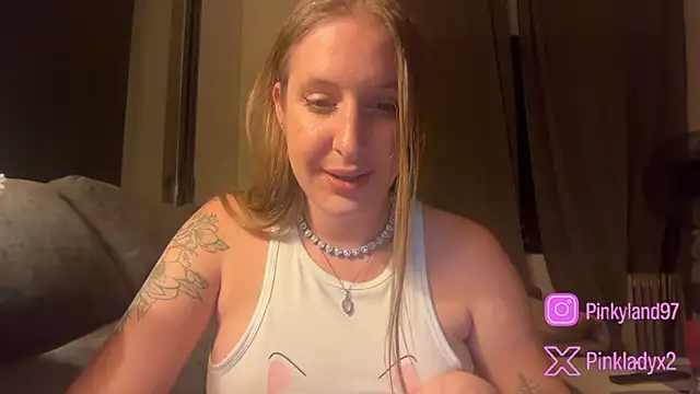 Pinkyladyxxx online show from May 16, 12:29 am