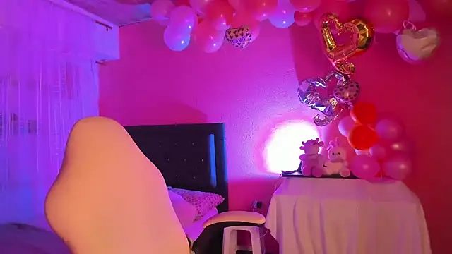 Snapshot of ivy_roosx chatting on February 4, 3:15 pm ivy roosx online show from February 4, 3:15 pm