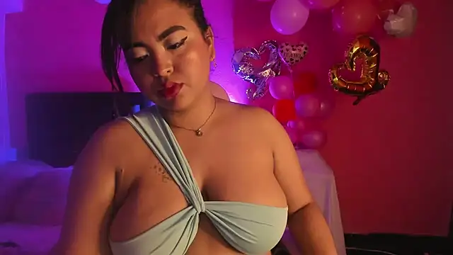 Snapshot of ivy_roosx chatting on February 11, 11:33 pm ivy roosx online show from February 11, 11:33 pm