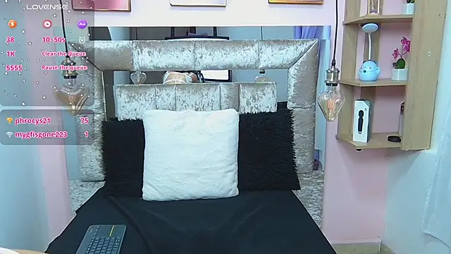 Vaioletcooper online show from February 12, 7:24 pm