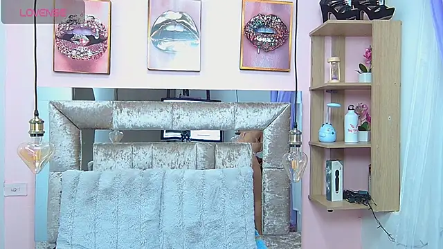 Vaioletcooper online show from March 5, 4:24 pm