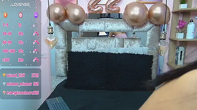 Vaioletcooper online show from March 11, 11:48 pm