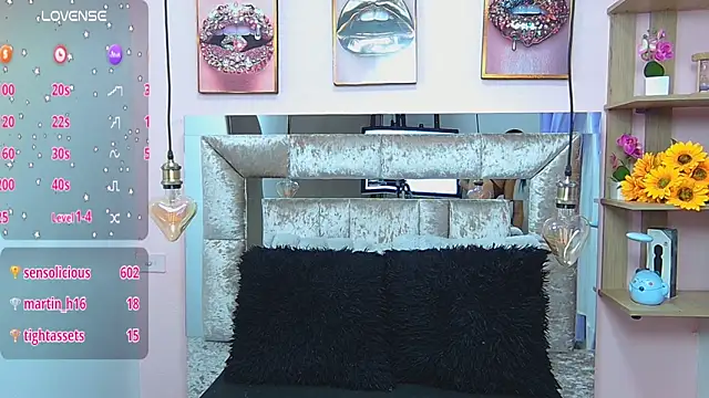 Vaioletcooper online show from March 15, 10:55 pm